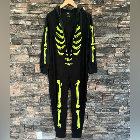 Hyde & Eek! Black Onesie with Neon Green Skeleton Design - Picture 5 of 6